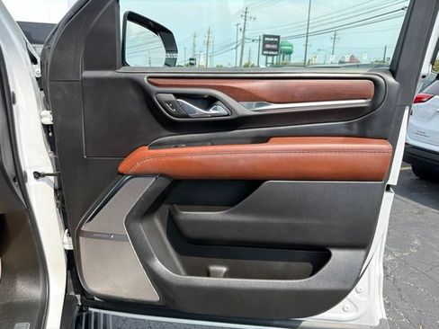 Certified 2023 GMC Yukon XL Denali Ultimate w/ LPO, Floor Liner Package AWD/4WD image 23