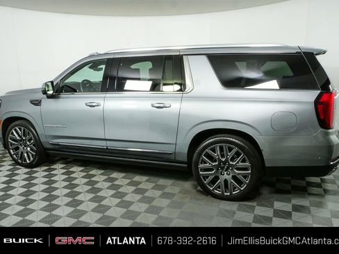 Used 2025 GMC Yukon XL Denali Ultimate w/ LPO, Floor Liner Package AWD/4WD image 32