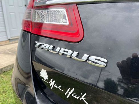 Used 2016 Ford Taurus SE FWD image 11