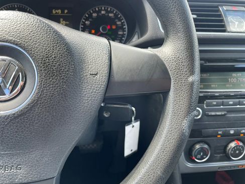 Used 2015 Volkswagen Passat 1.8T S image 17