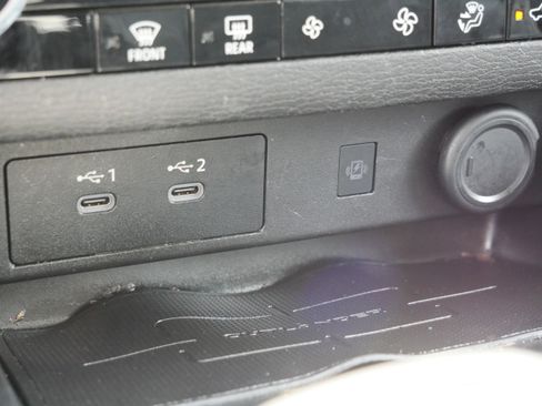 Used 2025 Mitsubishi Outlander SE AWD/4WD image 29