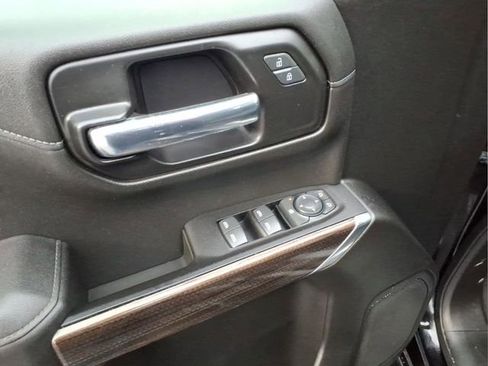 Used 2022 Chevrolet Silverado 1500 LT Trail Boss w/ Bed Protection Package AWD/4WD image 17