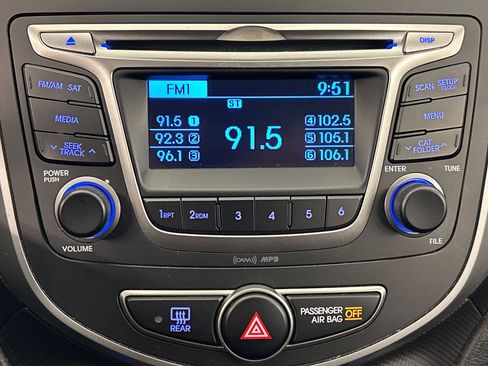 Used 2017 Hyundai Accent SE FWD image 33