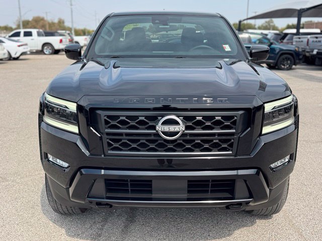 Used 2023 Nissan Frontier SV w/ Midnight Edition Package AWD/4WD image 2
