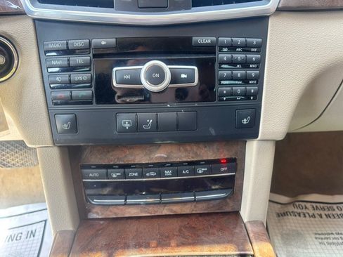 Used 2012 Mercedes-Benz E 350 4MATIC Sedan image 27