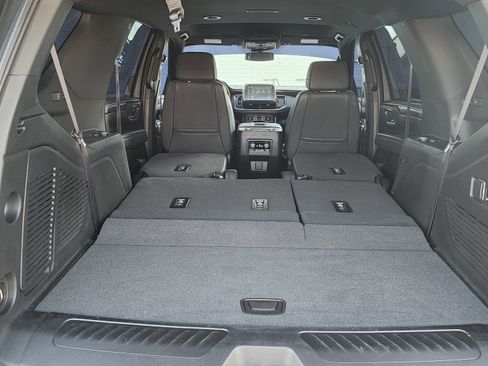 Used 2023 Chevrolet Tahoe LT w/ Luxury Package image 17