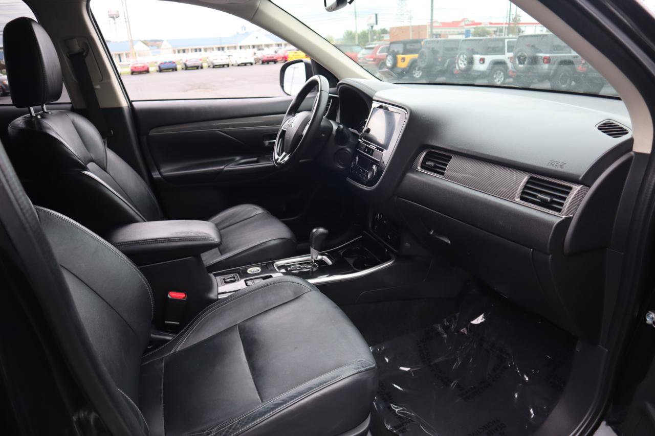 Used 2019 Mitsubishi Outlander SEL AWD/4WD image 33