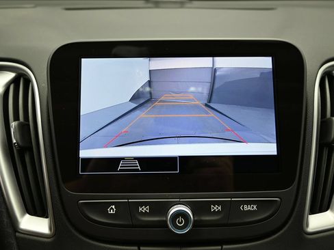Used 2025 Chevrolet Malibu LS FWD image 15