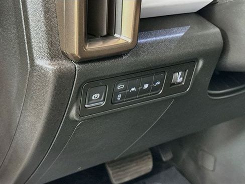 Used 2024 GMC Hummer EV 2X w/ Extreme Off-Road Package AWD/4WD image 11