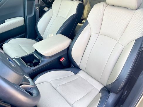 Used 2024 Subaru Outback Limited w/ Popular Package #2 image 21