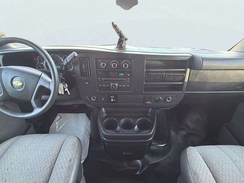 Used 2017 Chevrolet Express 2500 image 9