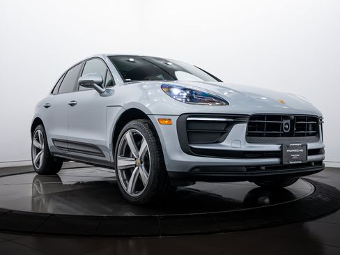 Certified 2026 Porsche Macan image 9