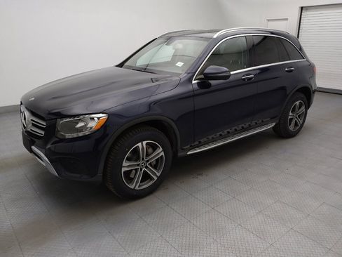 Used 2019 Mercedes-Benz GLC 300 4MATIC w/ Premium Package image 2