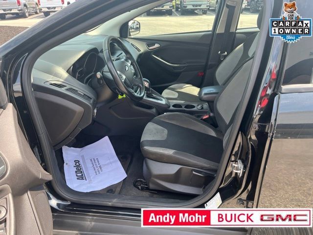 Used 2014 Ford Focus SE w/ SE Sport Package FWD image 17