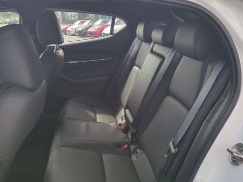 New 2025 MAZDA MAZDA3 Hatchback w/Premium Plus Pkg image 14