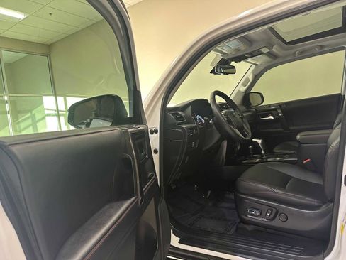 Certified 2021 Toyota 4Runner TRD Off-Road Premium w/ Moonroof Package image 22