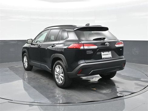 Certified 2025 Toyota Corolla Cross LE image 8