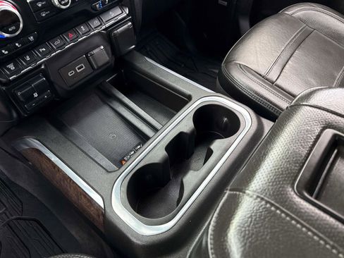Used 2022 GMC Sierra 2500 Denali image 25