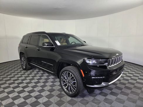 Certified 2025 Jeep Grand Cherokee L Summit AWD/4WD image 2