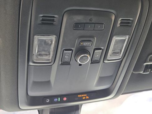 Used 2022 Chevrolet Suburban LT w/ Luxury Package image 29