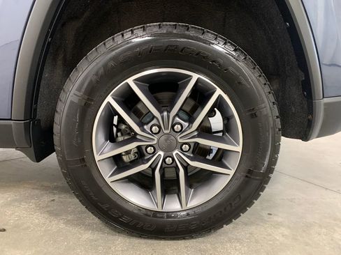 Used 2021 Jeep Grand Cherokee Limited AWD/4WD image 5