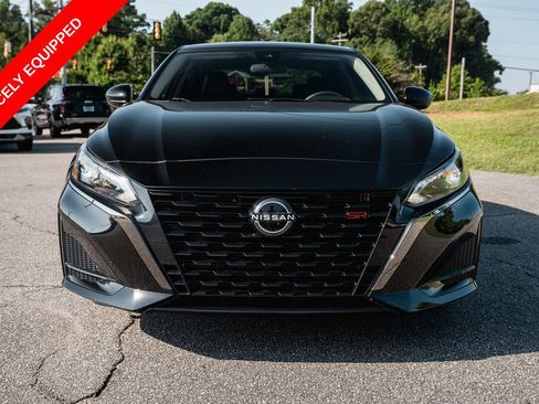 Used 2024 Nissan Altima 2.5 SR FWD image 2