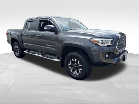 Used 2019 Toyota Tacoma TRD Off-Road AWD/4WD image 14