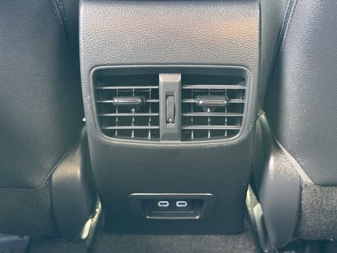 Used 2023 Toyota Corolla Cross XLE w/ Convenience Package FWD image 17