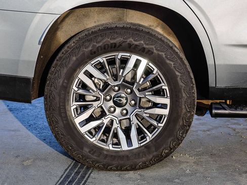 Used 2025 Chevrolet Tahoe Z71 AWD/4WD image 12