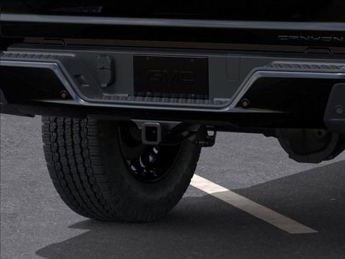 New 2026 GMC Canyon Denali w/ LPO, Denali Black Edition image 17