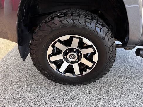 Used 2020 Toyota 4Runner TRD Off-Road Premium w/ Moonroof Package AWD/4WD image 14