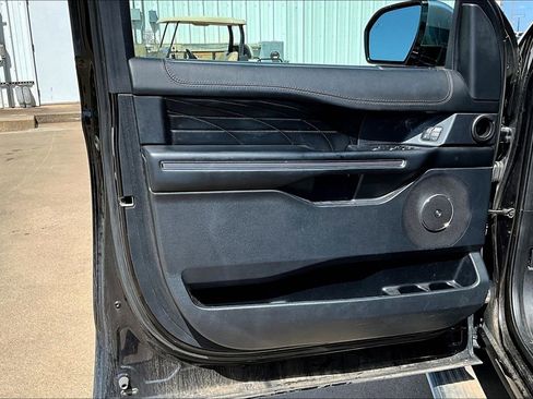 Used 2020 Ford Expedition Platinum image 21