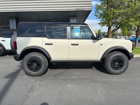 New 2026 Ford Bronco Big Bend w/ Black Diamond Package AWD/4WD image 3