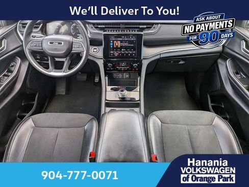Used 2024 Jeep Grand Cherokee Altitude RWD image 16