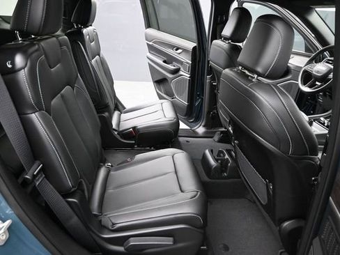 New 2026 Jeep Grand Cherokee L Limited AWD/4WD image 19