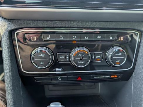 Certified 2023 Volkswagen Atlas Cross Sport SE w/ Panoramic Sunroof Package FWD image 34