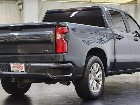 Used 2020 Chevrolet Silverado 1500 Custom w/ Custom 2.7L Value Package AWD/4WD image 5