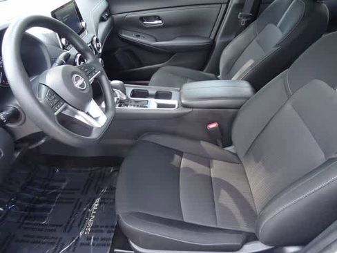 Used 2025 Nissan Sentra SV FWD image 6