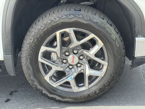 Used 2026 GMC Sierra 1500 SLT AWD/4WD image 37