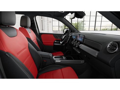 Used 2026 Mercedes-Benz GLB 35 AMG 4MATIC image 4