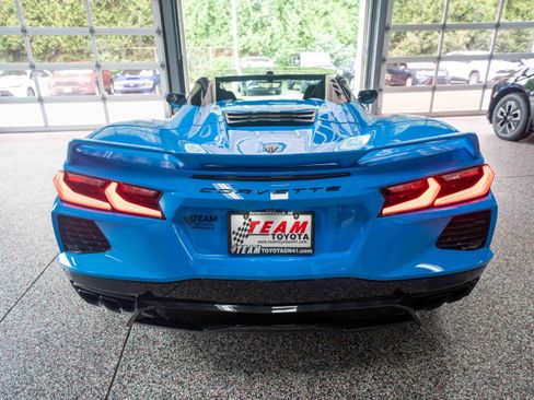 Used 2023 Chevrolet Corvette Stingray Premium Conv w/ Z51 Performance Package RWD image 3