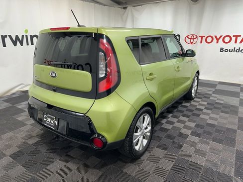 Used 2016 Kia Soul + image 8