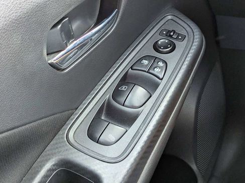 Used 2022 Nissan Versa SV FWD image 21