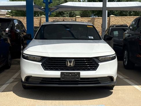Used 2023 Honda Accord Sport image 2