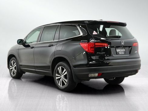 Used 2017 Honda Pilot EX image 3