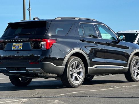 New 2026 Ford Explorer Active w/ Active Comfort Package image 4