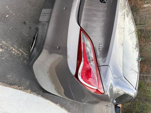 Used 2013 Hyundai Genesis 3.8 image 9