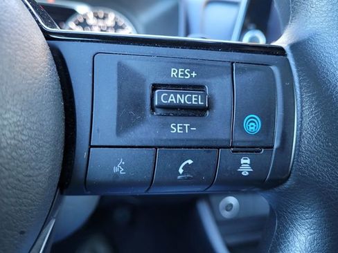 Used 2023 Nissan Rogue SV image 23