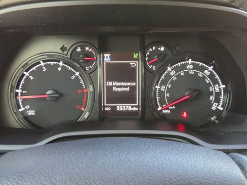 Used 2023 Toyota 4Runner SR5 Premium w/ Moonroof Package RWD image 23