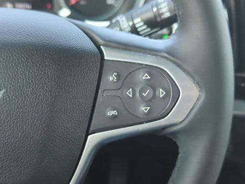 Used 2023 Chevrolet Traverse LT FWD image 14